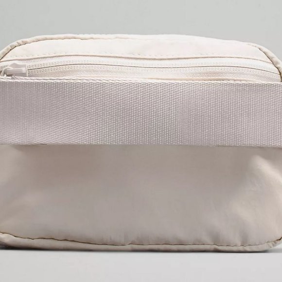 LULULEMON Everywhere Belt Bag White 142152300 Crossbody Fanny pack Classic NEW! - Picture 8 of 11